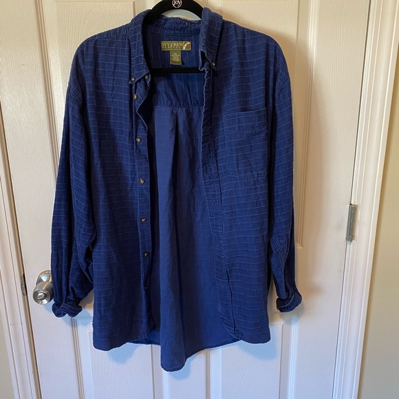 Super trendy flannel for fall - Picture 3 of 4